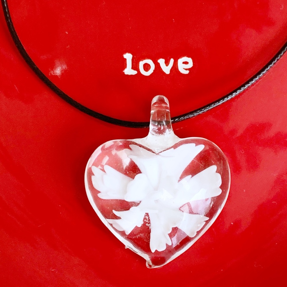 Handblown Glass White Flower Heart Pendant - Picture 2 of 5